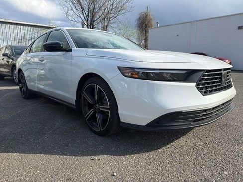 Used 2024 Honda Accord Sport image 3