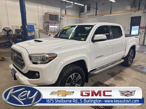 Used 2016 Toyota Tacoma TRD Sport image 1
