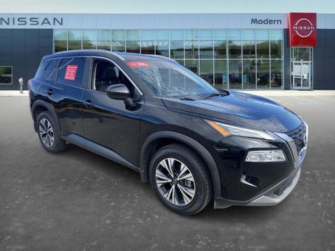 Used 2023 Nissan Rogue SV w/ SV Premium B Package image 3