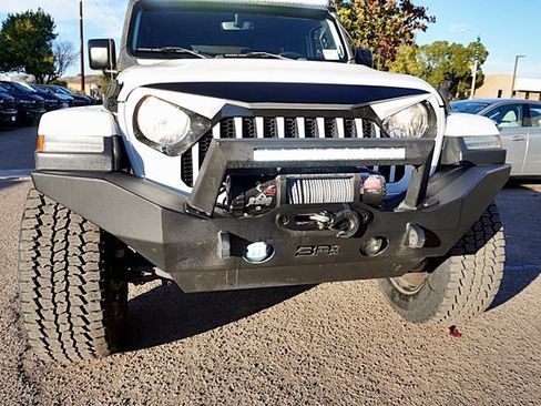 Used 2018 Jeep Wrangler Unlimited Sahara image 13