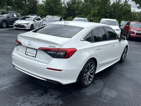 Used 2024 Honda Civic Touring image 4