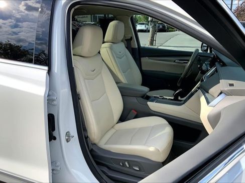 Used 2024 Cadillac XT5 Premium Luxury w/ Technology Package AWD/4WD image 6