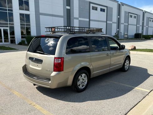 Used 2009 Dodge Grand Caravan SE w/ Climate Group FWD image 5
