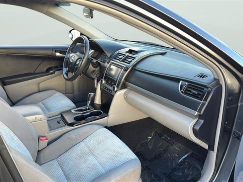 Used 2012 Toyota Camry LE FWD image 15
