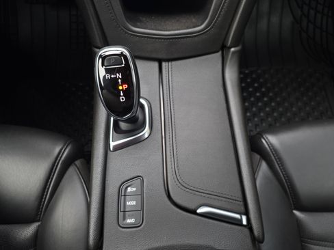 Used 2018 Cadillac XT5 Platinum w/ Driver Assist Package image 33