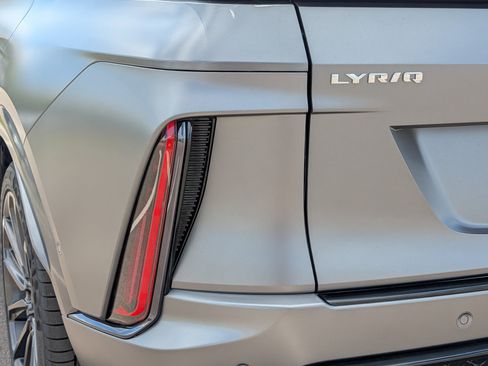 New 2026 Cadillac Optiq V AWD/4WD image 14