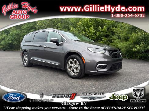 Used 2023 Chrysler Pacifica Limited FWD image 1
