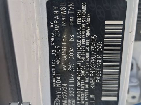 Used 2024 Hyundai Elantra Limited FWD image 30