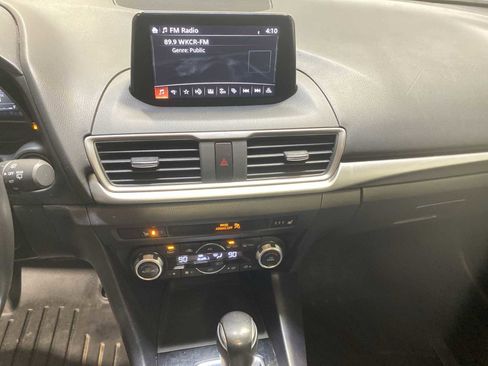 Used 2018 MAZDA MAZDA3 Touring image 16