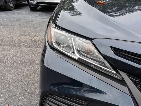 Used 2020 Toyota Camry SE image 9