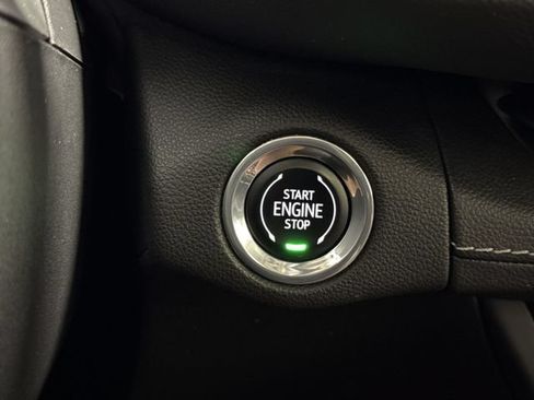 Certified 2021 Buick Envision Avenir w/ Technology Package II AWD/4WD image 17