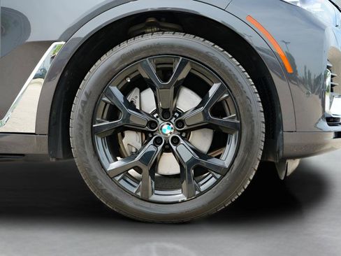 Used 2021 BMW X7 xDrive40i w/ Premium Package AWD/4WD image 9