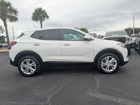 Used 2023 Buick Encore GX Preferred w/ Cold Weather Comfort Package FWD image 3