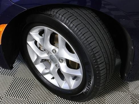 Used 2019 Chrysler Pacifica Touring-L Plus FWD image 42
