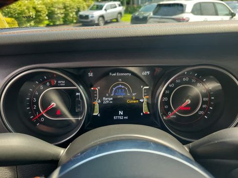 Used 2022 Jeep Gladiator Mojave w/ Trailer Tow Package AWD/4WD image 12