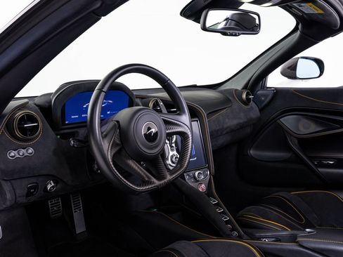 Used 2021 McLaren 720S Performance RWD image 22