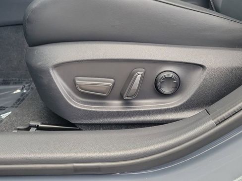 Used 2024 Toyota Prius XLE FWD image 16