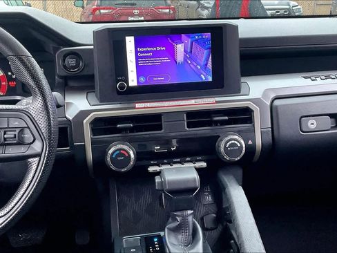 Used 2025 Toyota Tacoma SR5 image 7