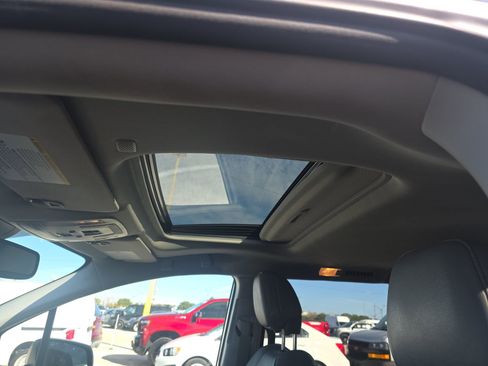 Used 2023 Toyota Sienna XLE image 21