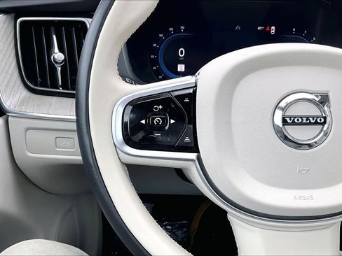 Certified 2023 Volvo XC60 B5 Plus w/ Climate Package image 23