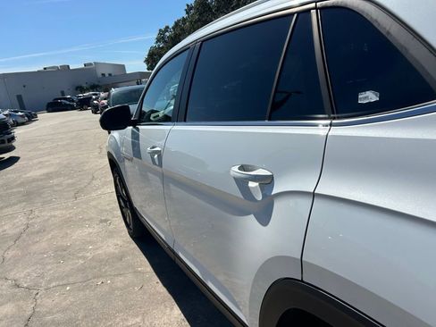 New 2026 Volkswagen Atlas Cross Sport SE image 29