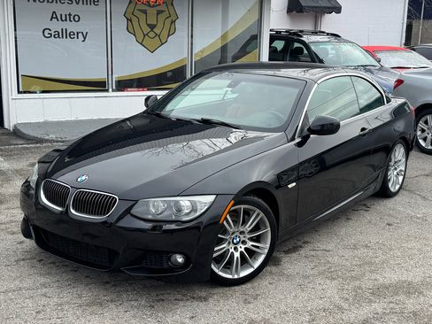Used 2011 BMW 335i Convertible image 2