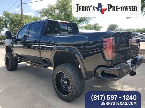 Used 2024 GMC Sierra 2500 AT4 w/ AT4 Premium Plus Package AWD/4WD image 9