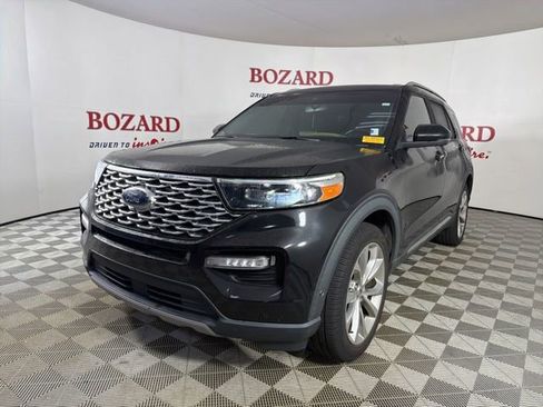 Used 2021 Ford Explorer Platinum w/ Equipment Group 601A AWD/4WD image 2