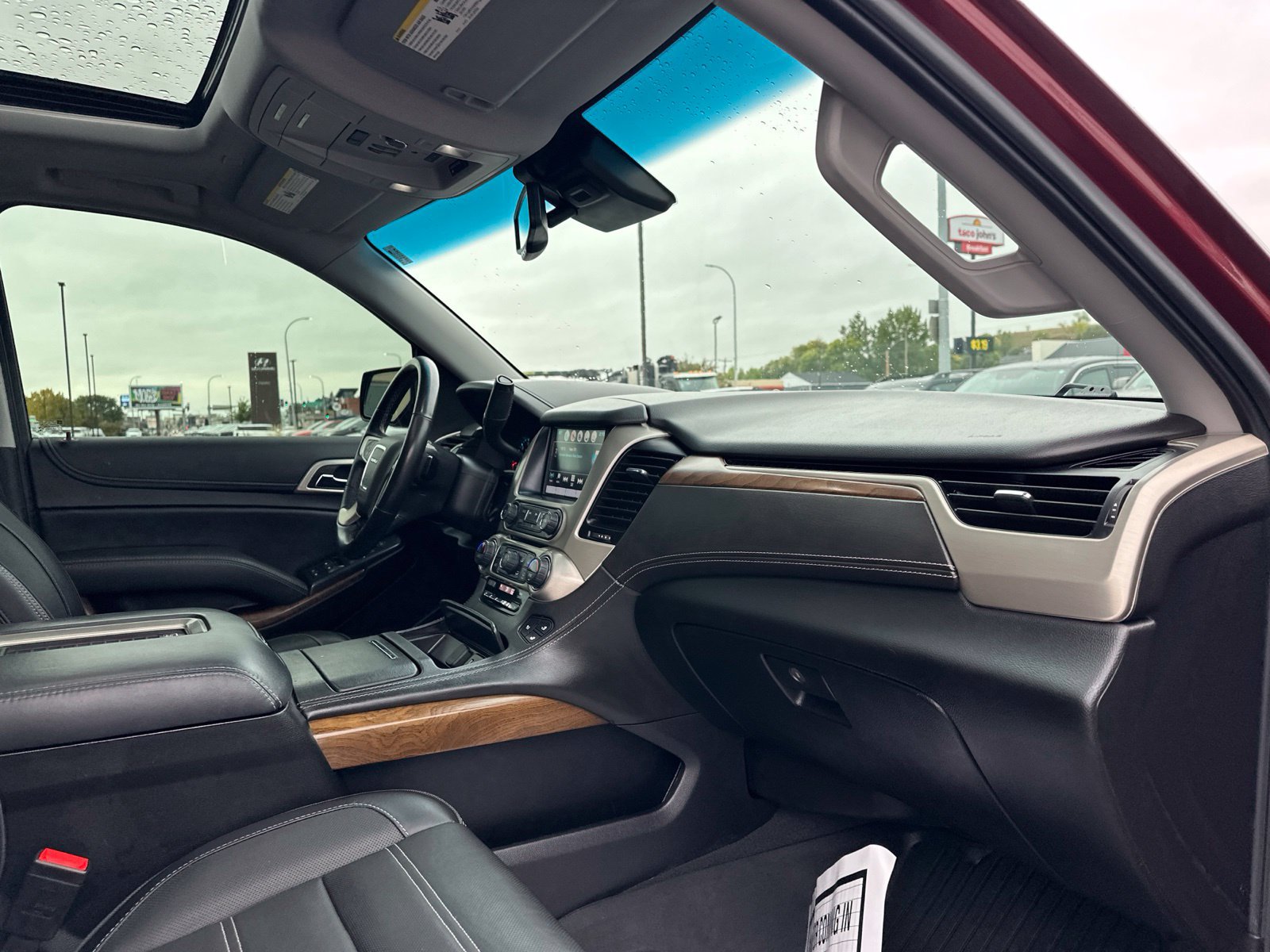 Used 2019 GMC Yukon Denali w/ Open Road Package AWD/4WD image 39