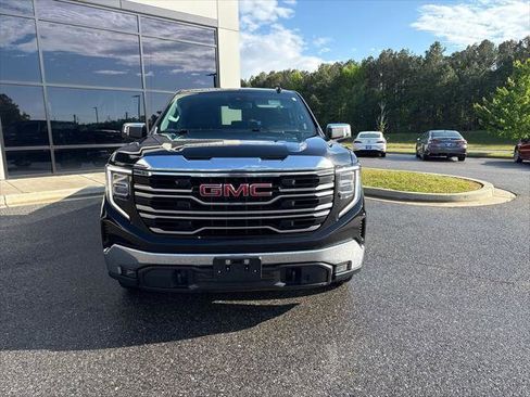 Used 2025 GMC Sierra 1500 SLT AWD/4WD image 2