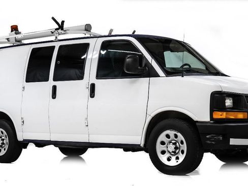 Used 2013 Chevrolet Express 1500 RWD image 1