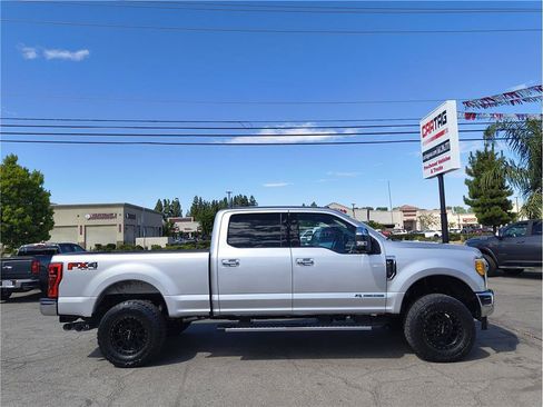 Used 2017 Ford F250 Lariat w/ Chrome Package AWD/4WD image 4