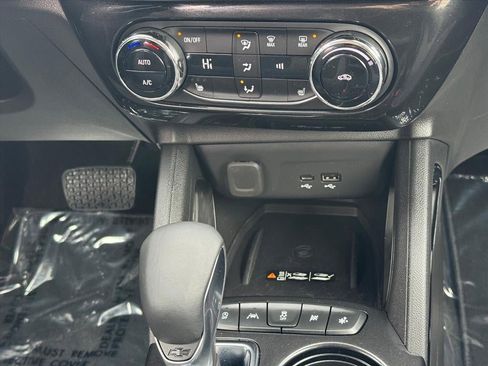 Used 2025 Chevrolet TrailBlazer LT w/ Convenience Package image 10
