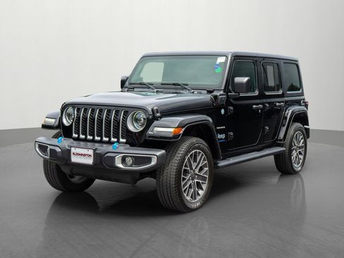 Used 2023 Jeep Wrangler Unlimited Sahara w/ Cold Weather Group AWD/4WD image 3