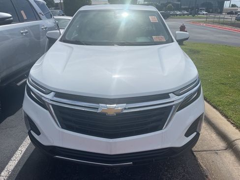 Used 2022 Chevrolet Equinox LT FWD image 2