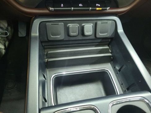 Used 2014 Chevrolet Silverado 1500 High Country AWD/4WD image 20