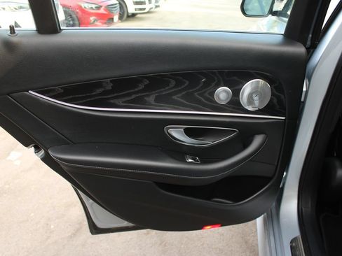 Used 2017 Mercedes-Benz E 300 image 34