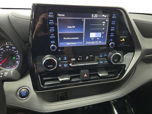 Used 2020 Toyota Highlander L AWD/4WD image 24