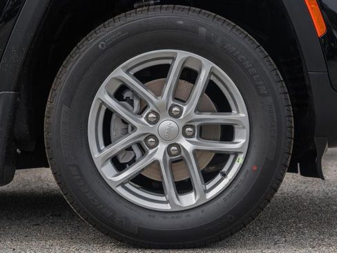 New 2025 Jeep Grand Cherokee Laredo X w/ Luxury Tech Group I image 16