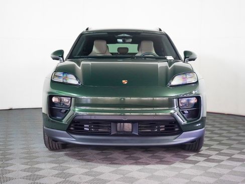 New 2026 Porsche Macan Electric image 7