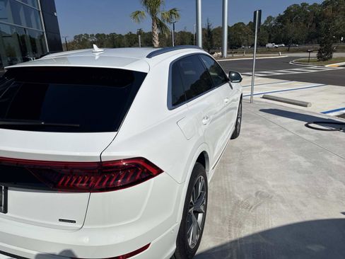 Used 2023 Audi Q8 Premium Plus image 3
