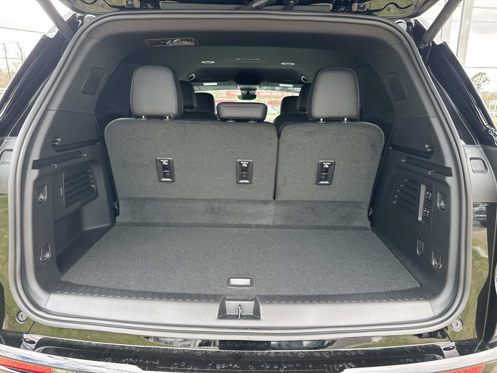 New 2026 Chevrolet Traverse High Country FWD image 7