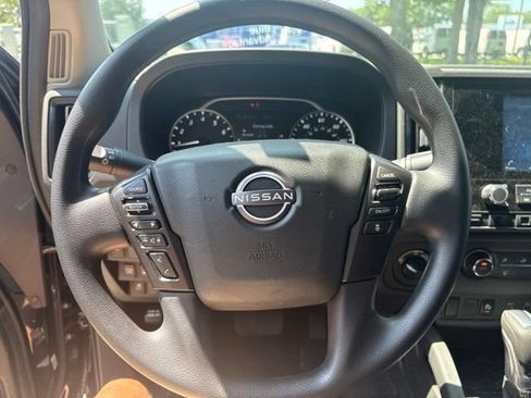 Used 2025 Nissan Frontier S AWD/4WD image 17