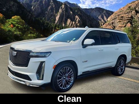 Used 2024 Cadillac Escalade V w/ Heavy-Duty Trailer Package image 6