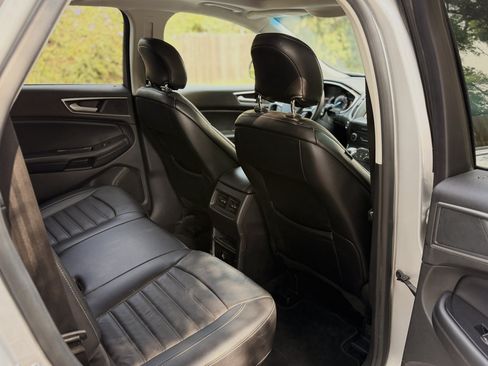 Used 2016 Ford Edge SEL w/ Equipment Group 201A FWD image 11