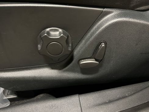 Used 2019 Ford EcoSport SE w/ SE Convenience Package image 19