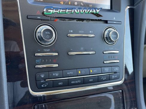 Used 2015 Lincoln Navigator 4WD w/ Equipment Group 101A Reserve image 23