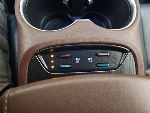 Used 2021 Toyota Venza Limited image 25