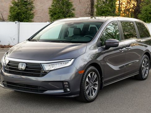 Used 2023 Honda Odyssey EX-L image 3