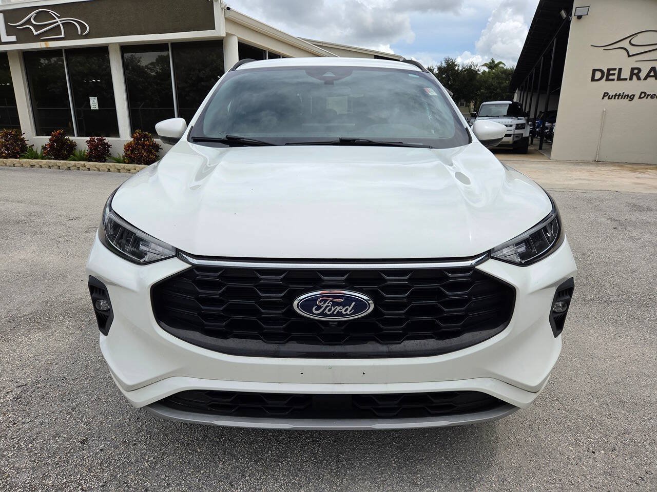 Used 2023 Ford Escape ST-Line Select w/ Tech Pack #2 AWD/4WD image 2